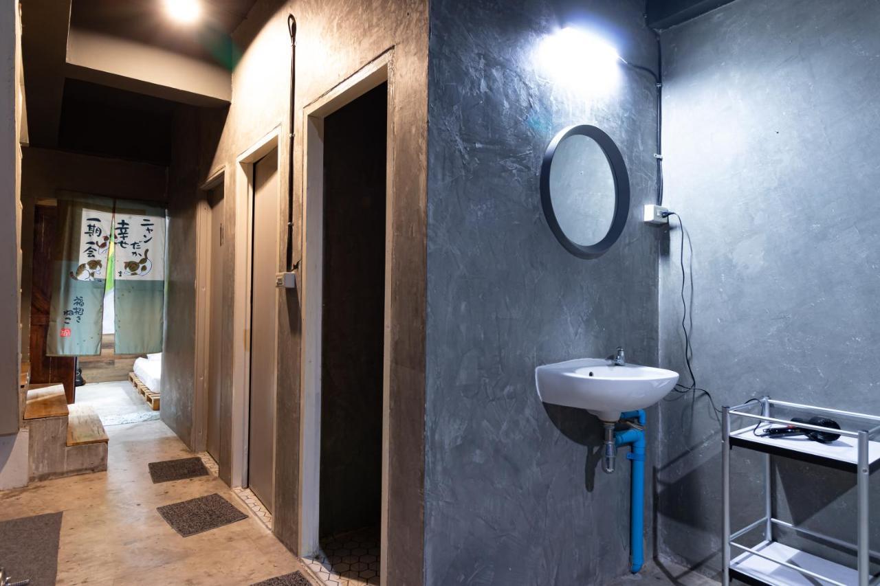 בנגקוק The Beds Ever Hostel (Adults Only) מראה חיצוני תמונה