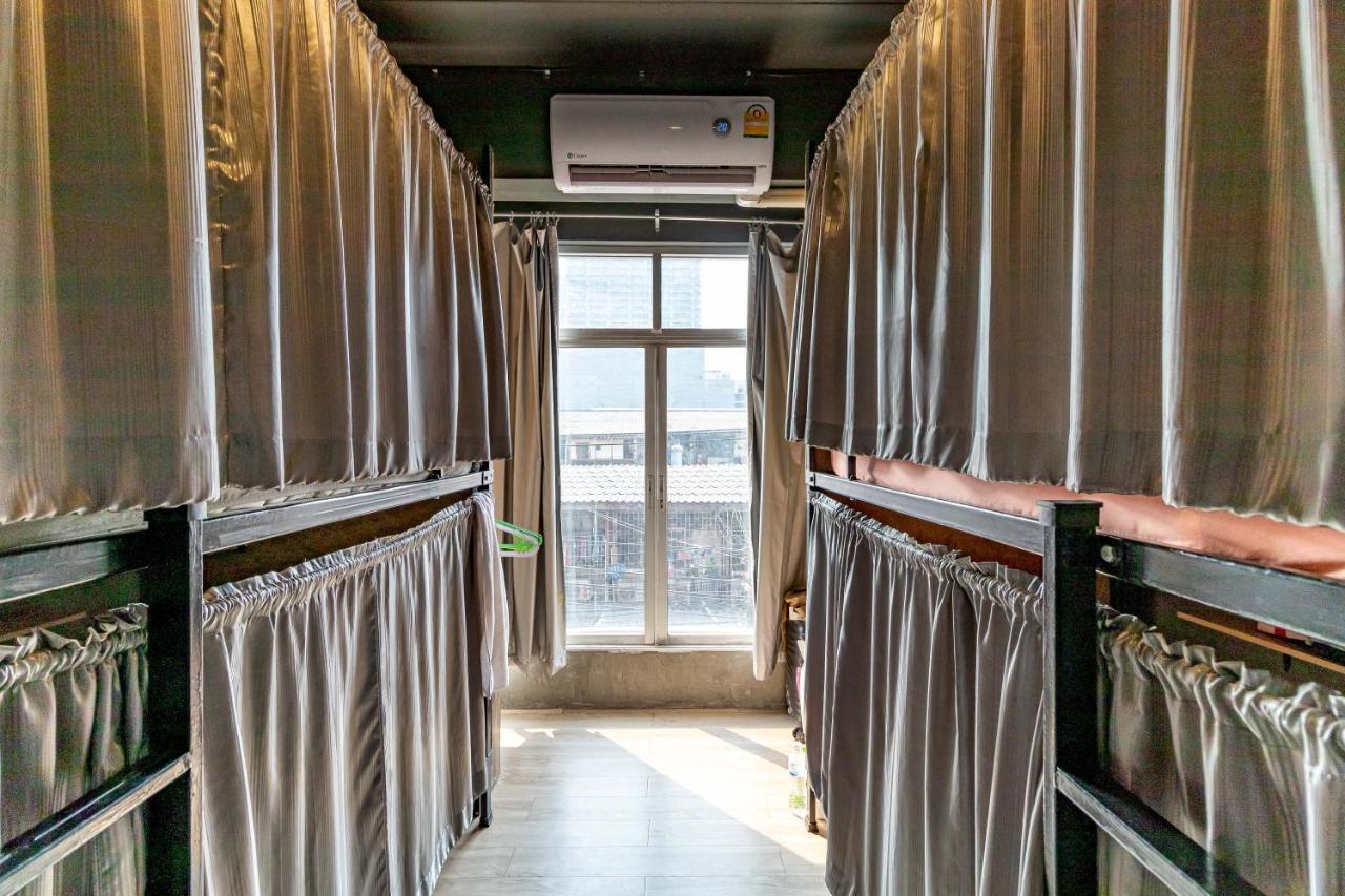 בנגקוק The Beds Ever Hostel (Adults Only) מראה חיצוני תמונה