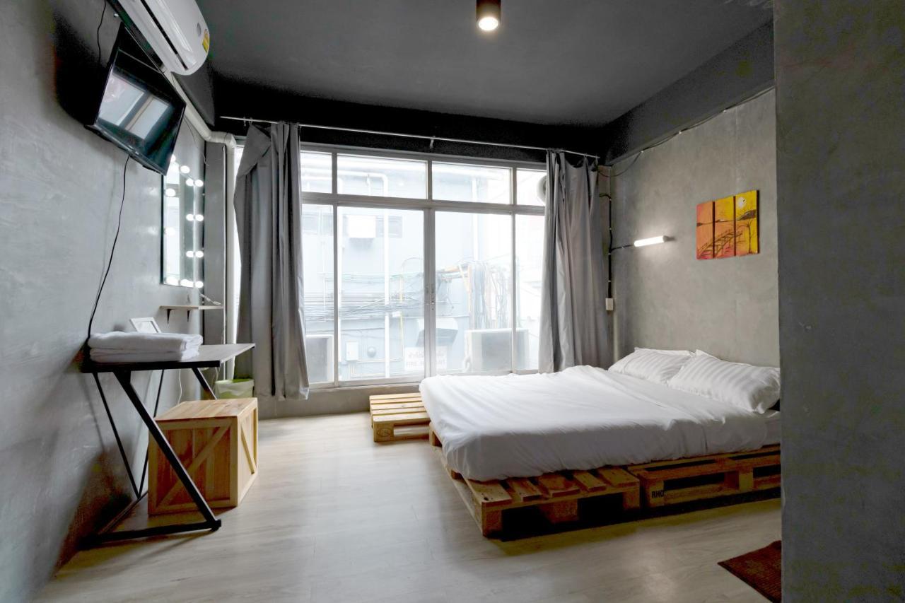 בנגקוק The Beds Ever Hostel (Adults Only) מראה חיצוני תמונה