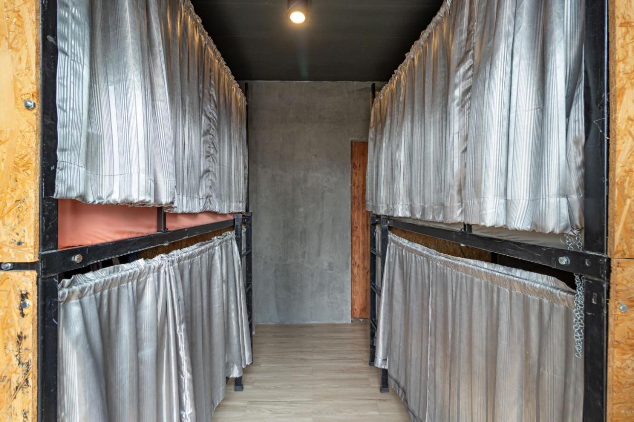 בנגקוק The Beds Ever Hostel (Adults Only) מראה חיצוני תמונה