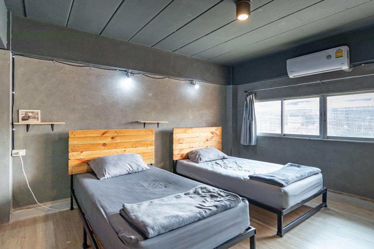 בנגקוק The Beds Ever Hostel (Adults Only) מראה חיצוני תמונה