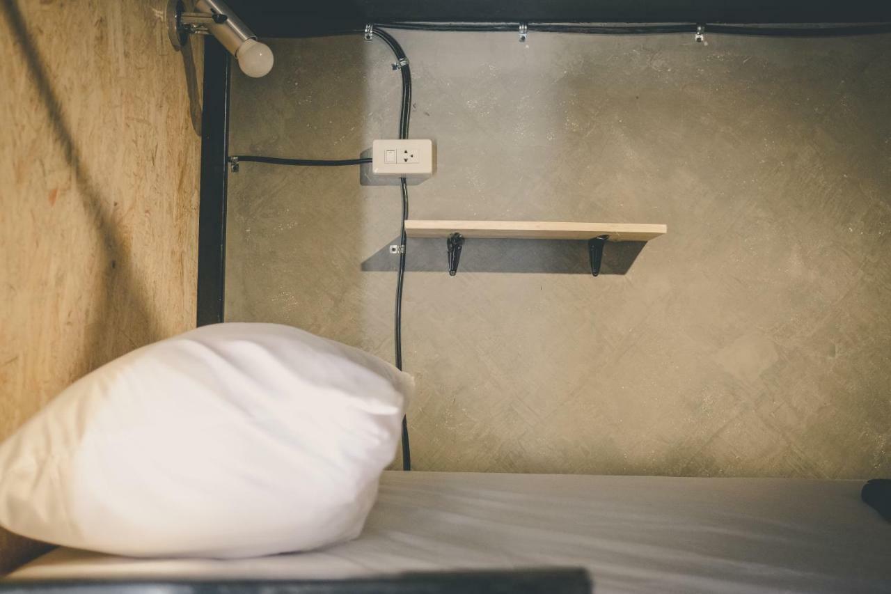 בנגקוק The Beds Ever Hostel (Adults Only) מראה חיצוני תמונה